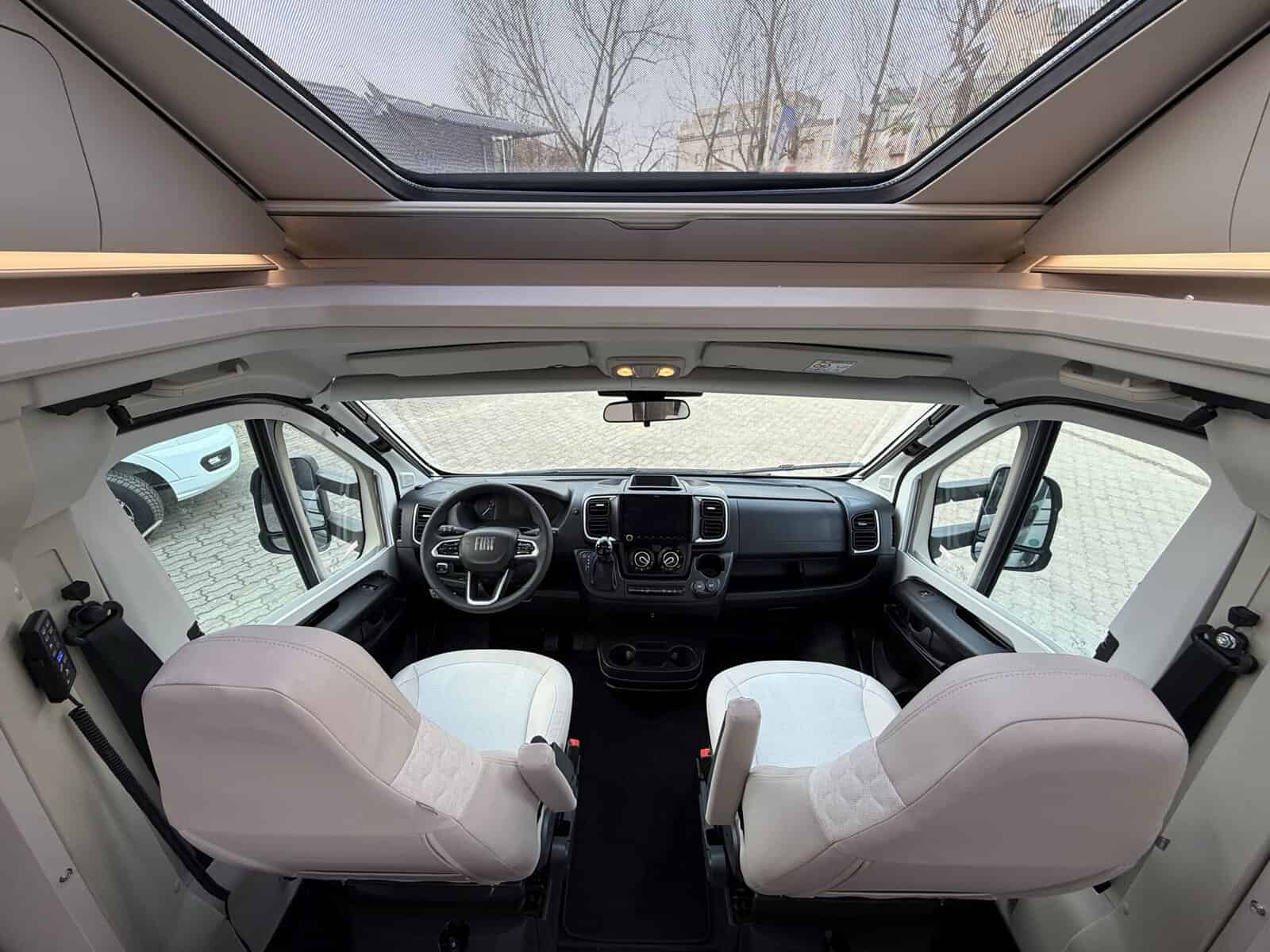 Adria Coral 670 DC Supreme, zdjęcie 7
