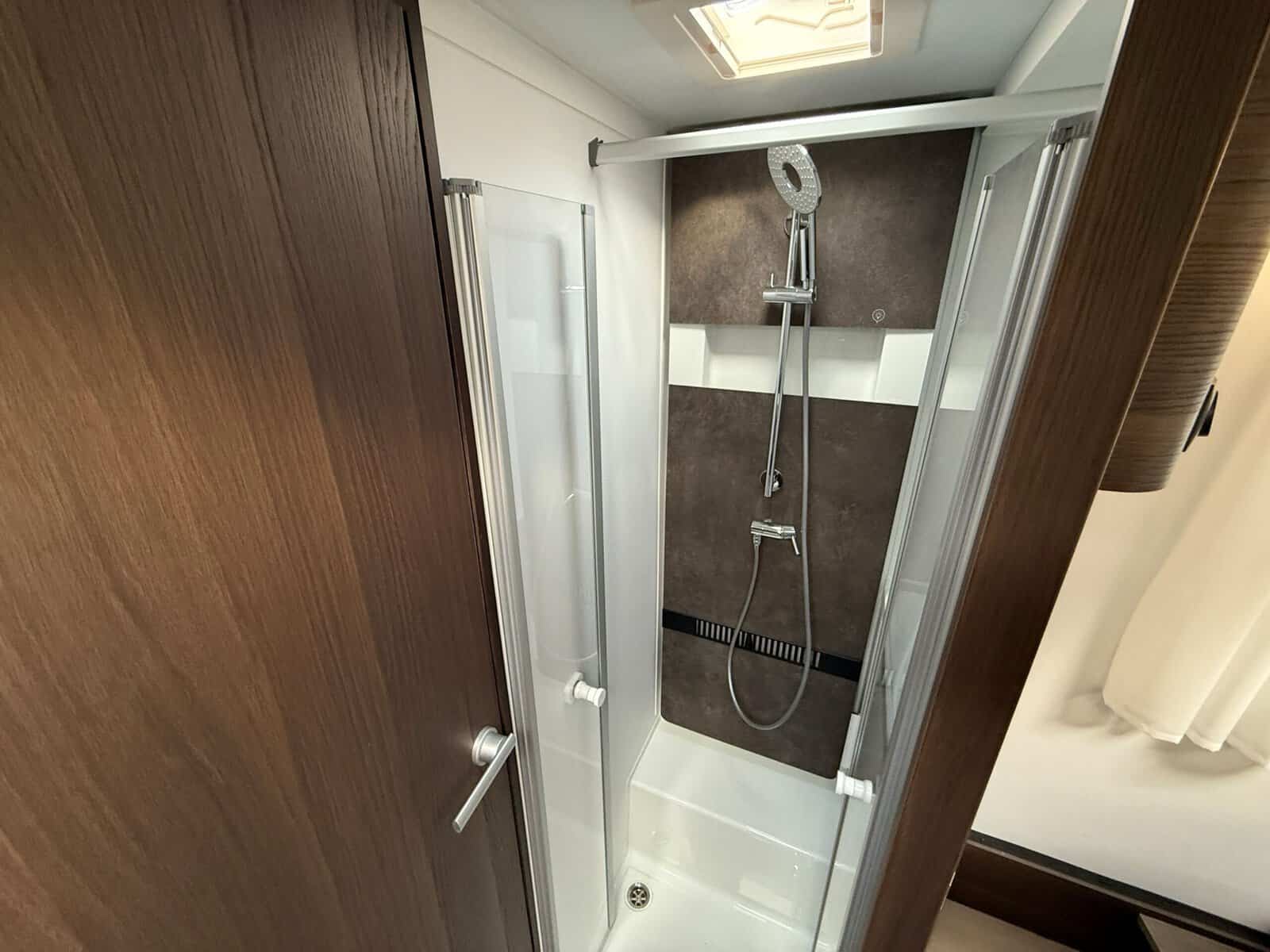 Adria Coral 670 DC Supreme, zdjęcie 18