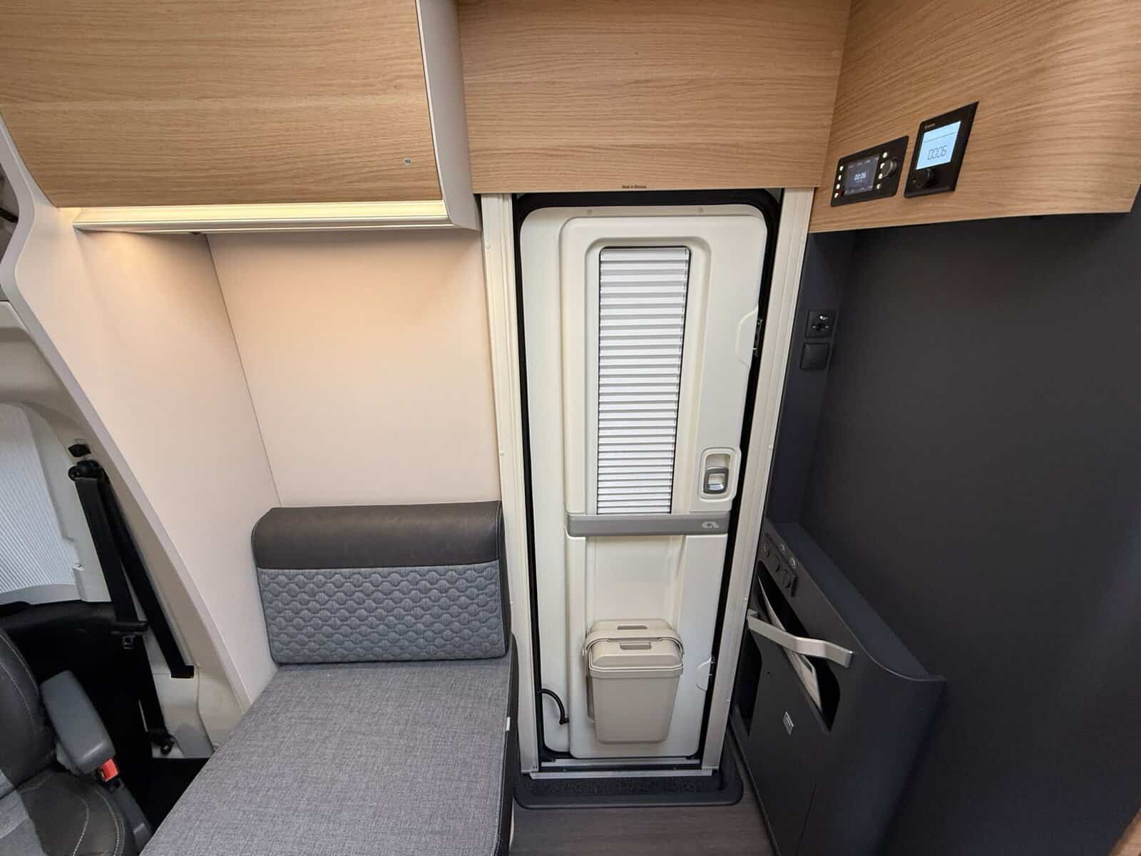 Adria Coral XL 660 SL, zdjęcie 11