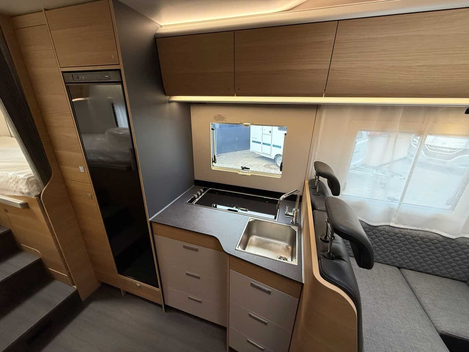 Adria Coral XL 660 SL, zdjęcie 14