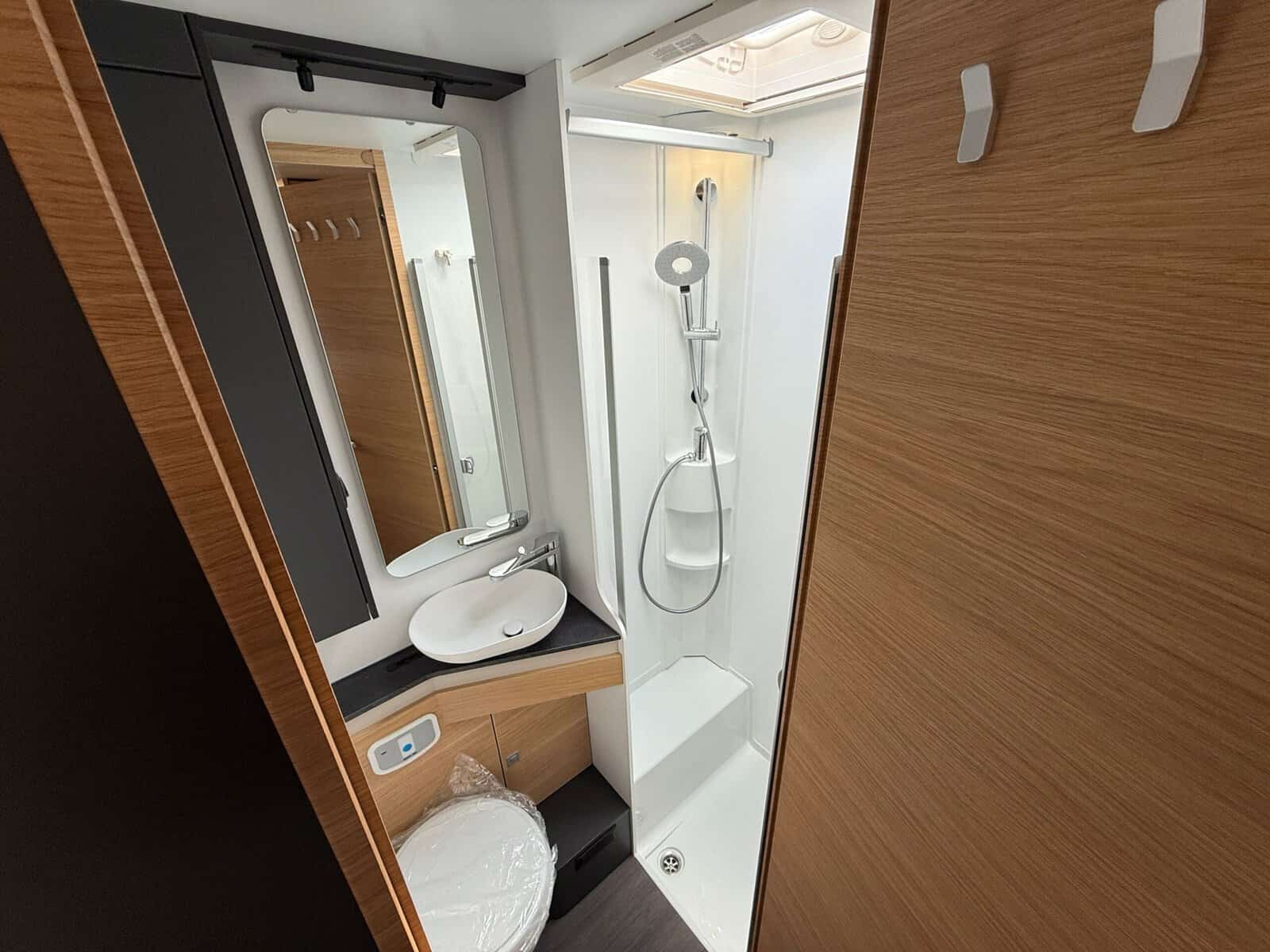Adria Coral XL 660 SL, zdjęcie 18